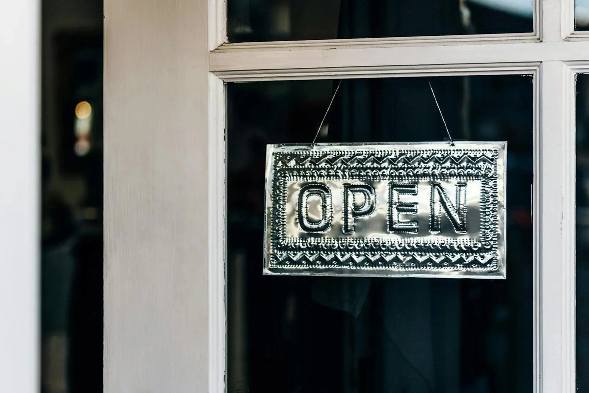 Business Operations Managing a Vintage Clothing Store - Fashion Aftermath