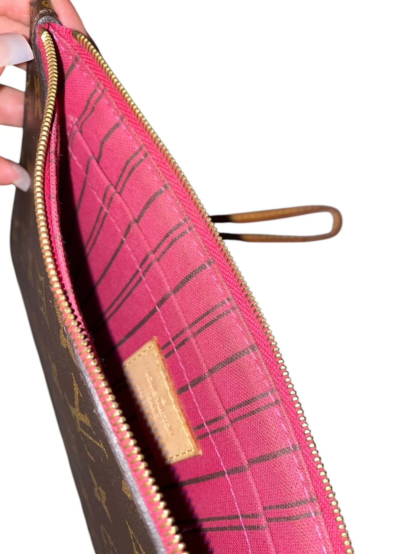 Louis Vuitton Neverfull GM Clutch Year Purse Classic Monogram Pattern Brown Pink 2017/2018 - Fashion Aftermath