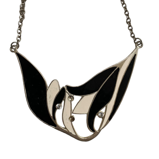 Vintage Necklace Black & White - Fashion Aftermath